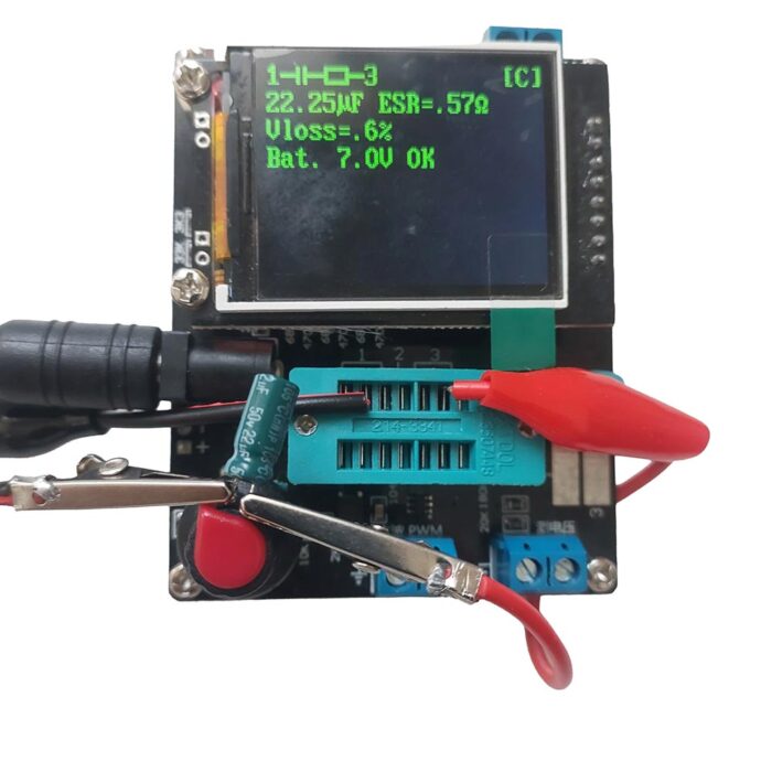 تصویر خازن الکترولیتی 22uF / 50V